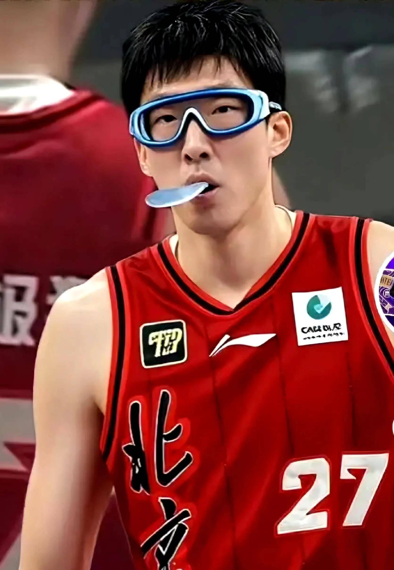 华体会app下载 -关于CBA常规赛冲刺阶段走向成谜，深圳男篮止住颓势，悬念犹存，年轻球员得到机会的信息