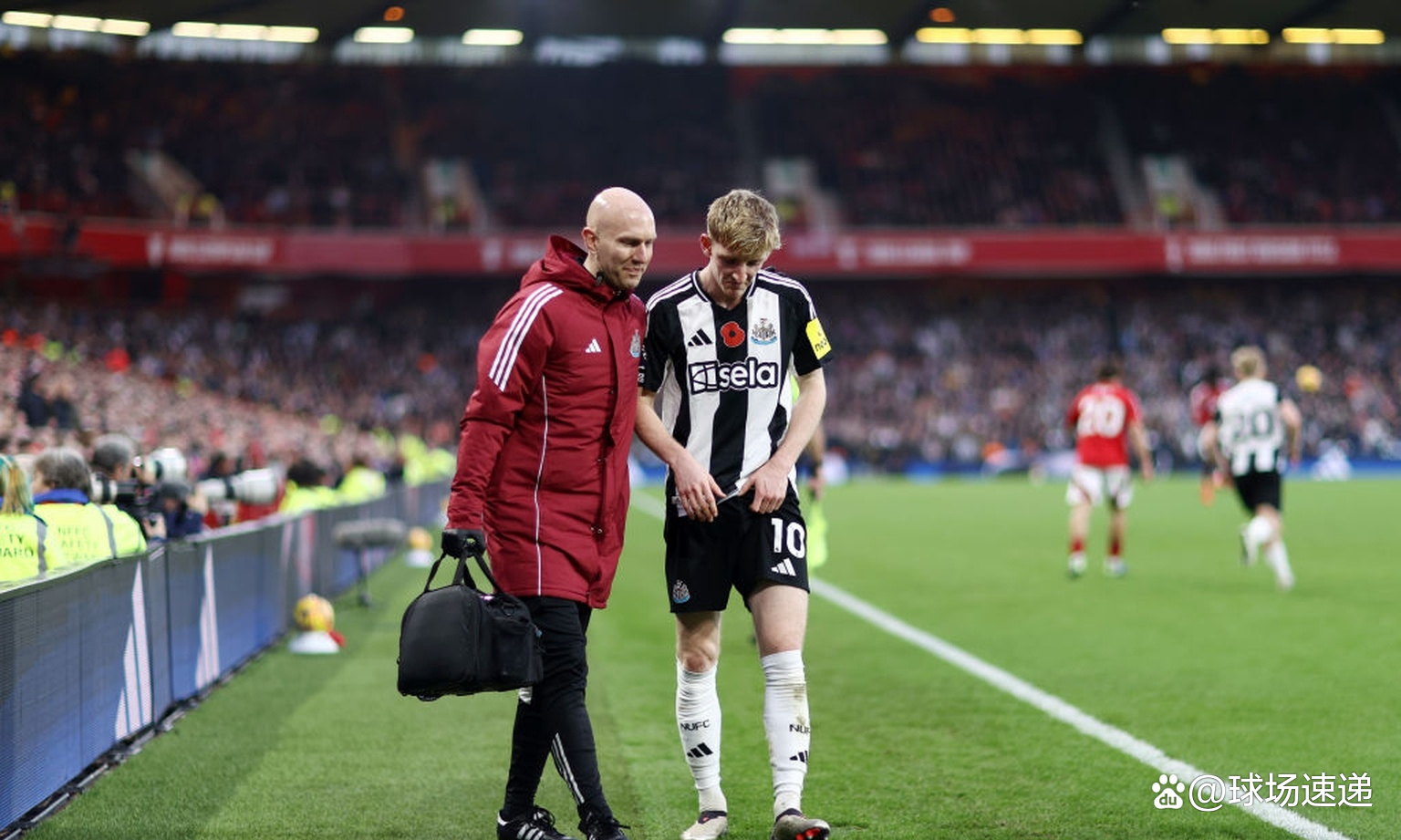 纽卡斯尔发布备战花絮，窗口期强势反弹，欧冠任务艰巨，训练强度明显提升(穆里尼奥加盟纽卡斯尔)