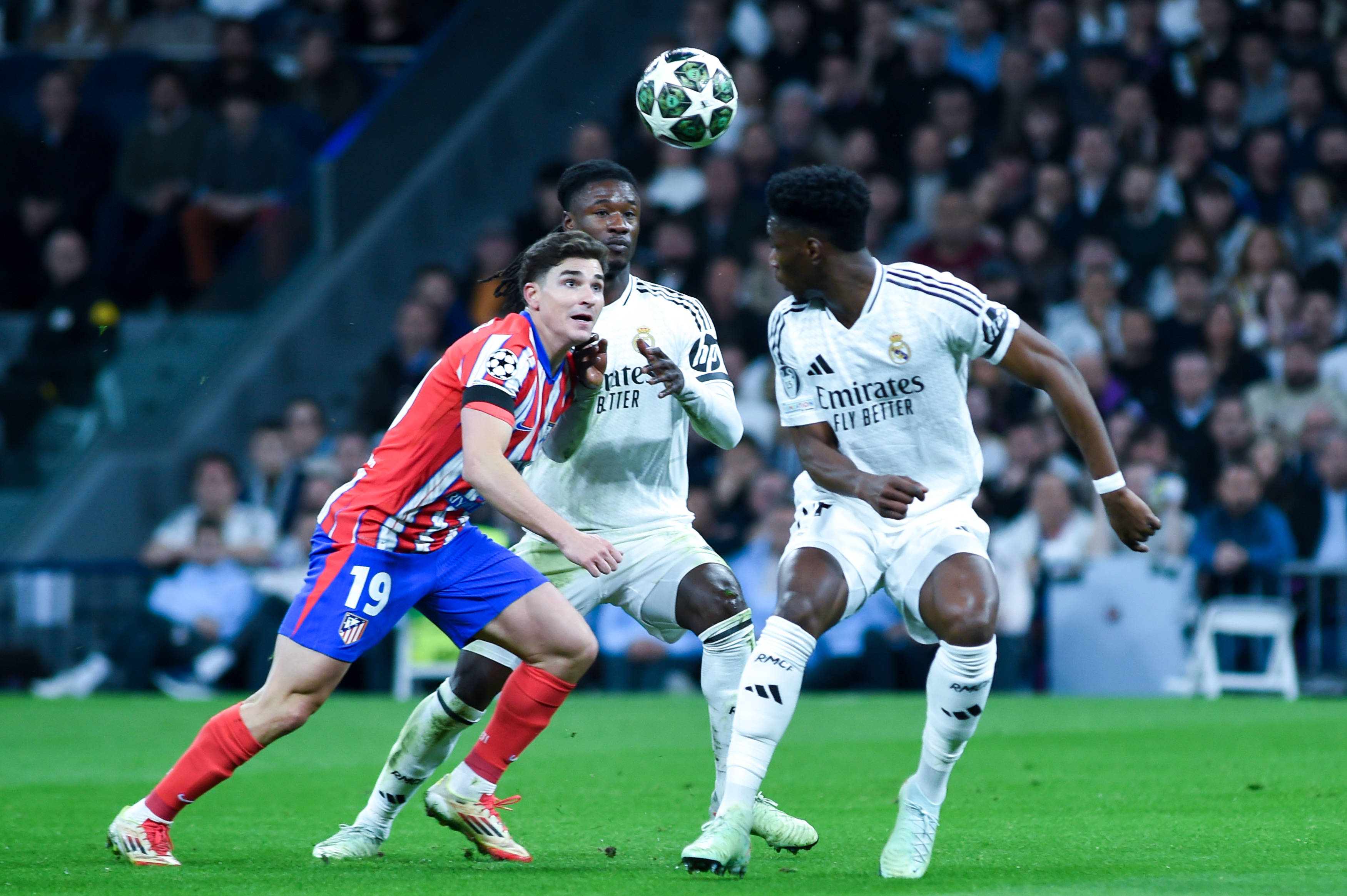 华体会电竞 -曼联发布备战花絮今夜毕尔巴鄂竞技调整名单以备国王杯，这操作让人直呼：詹姆斯在西班牙队比赛中出色防守的简单介绍